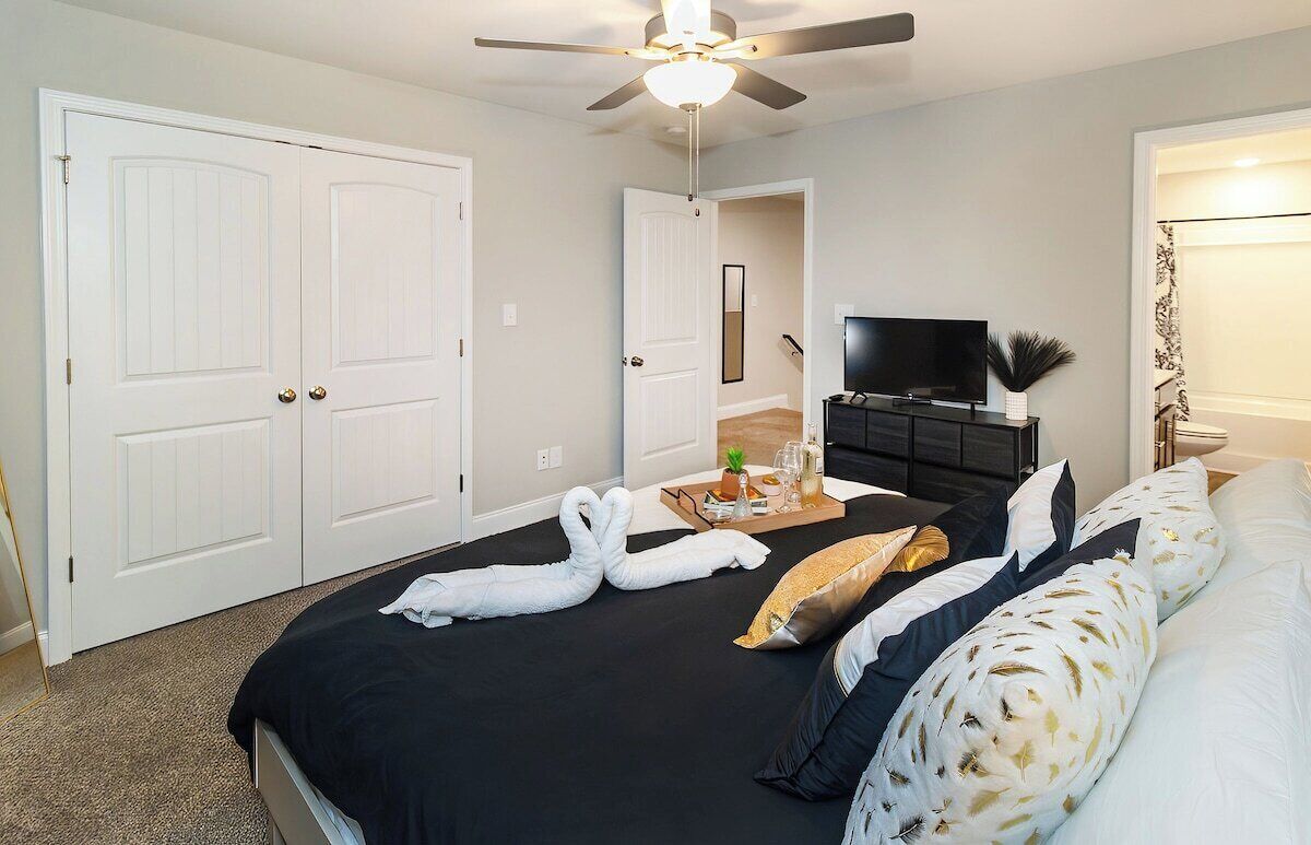 2 bedrooms, iron/ironing board