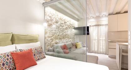 Petite Town Hall Apartment by Konnect, Old Corfu Town