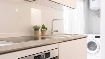 Appartamento, 1 letto queen con divano letto | Cucina privata | Frigorifero, forno, piano cottura, lavastoviglie