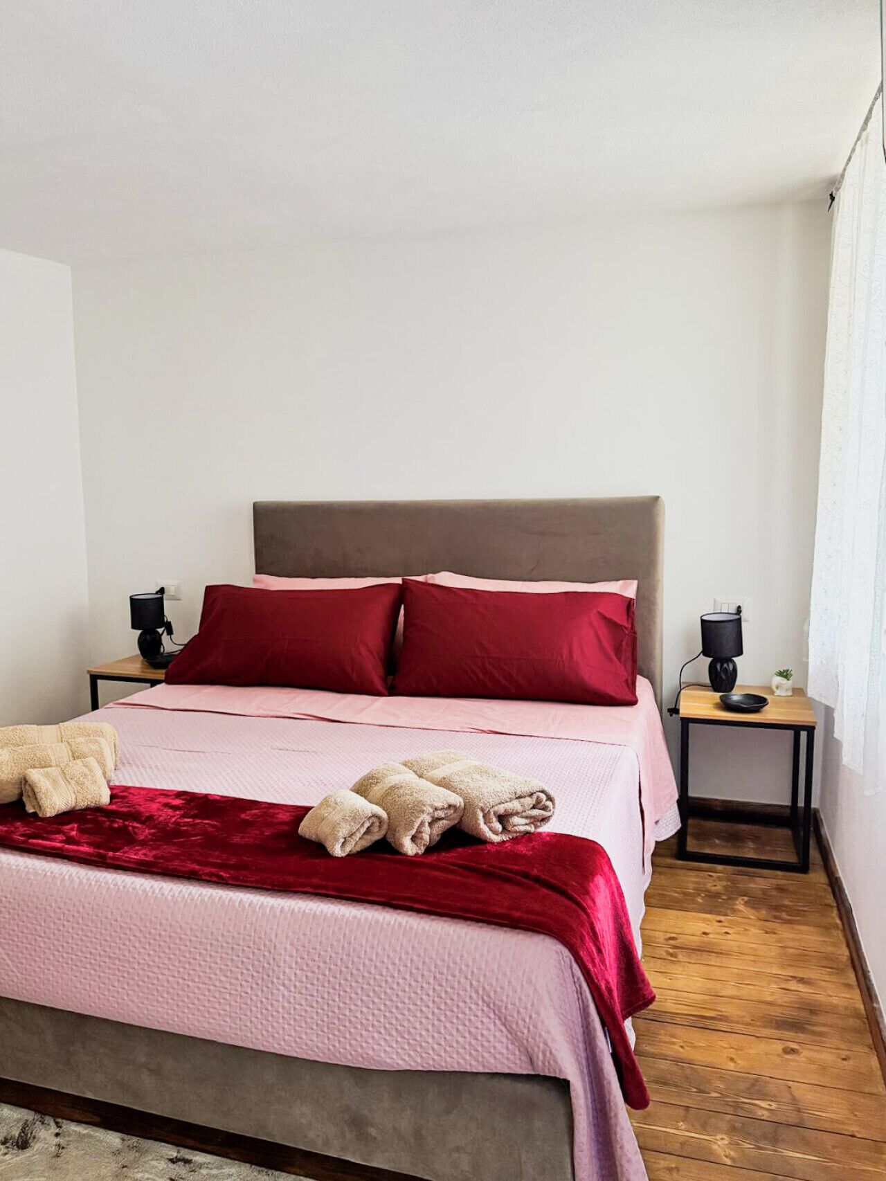 Bureau, Wi-Fi, draps fournis