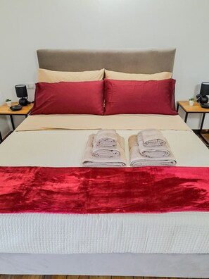 Desk, WiFi, bed sheets - B&B Nonna Cristina - Double Room 1 (Vecchio Abitato)