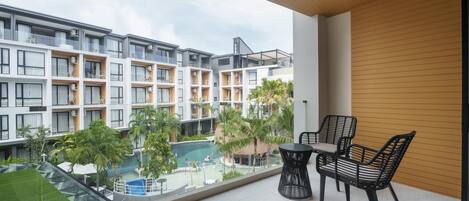 Vista frontal de la propiedad