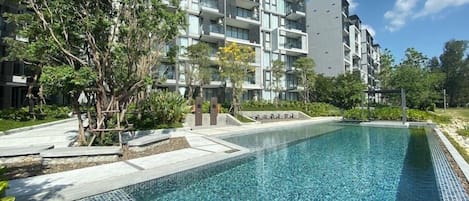 Apartment (2 Bedrooms) | Front of property
