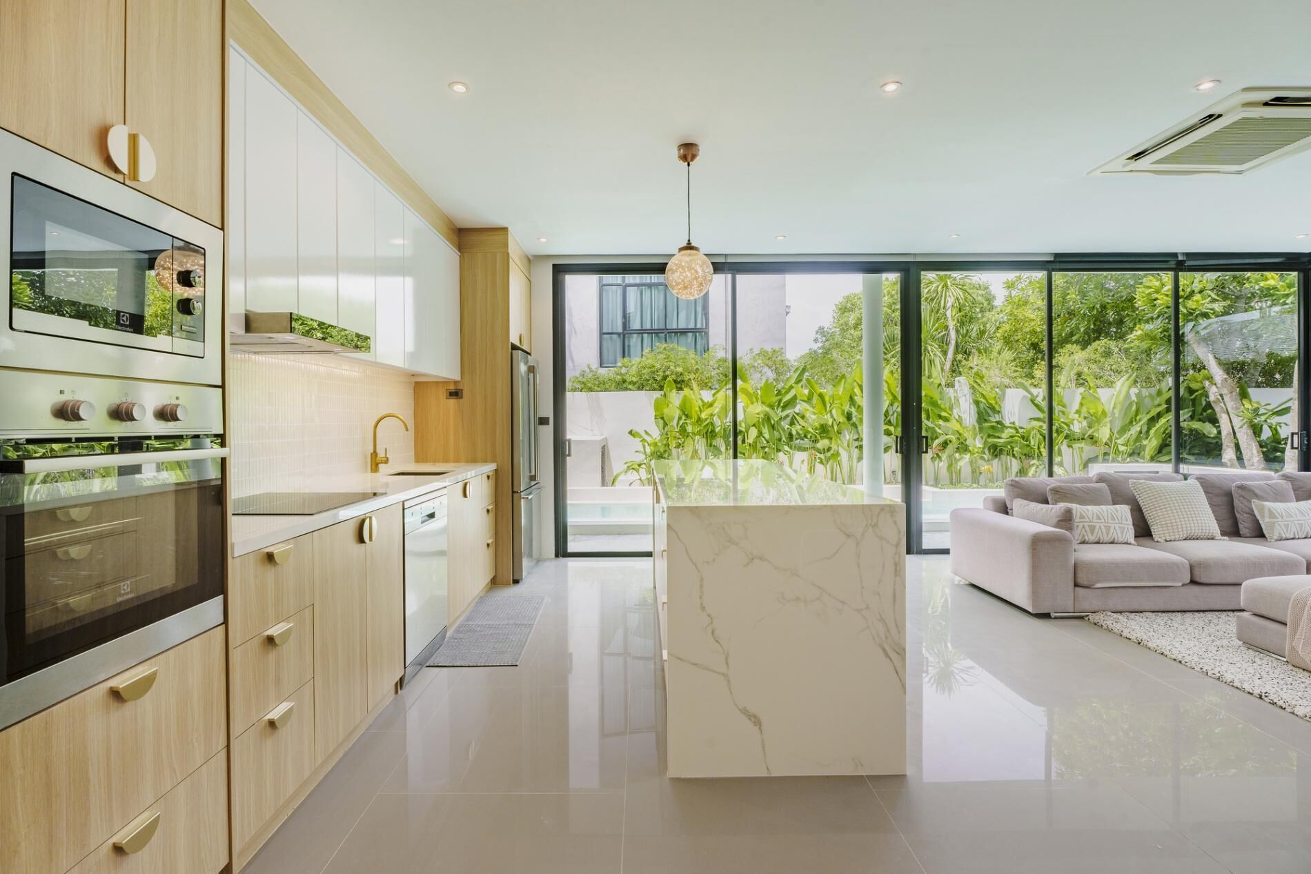 Standard Villa (3 Bedrooms) | Private kitchenette | Microwave, oven, electric kettle, highchair