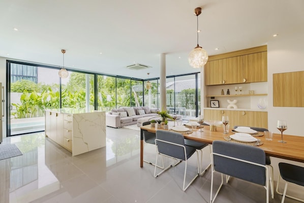 Standard Villa (3 Bedrooms) | Living area