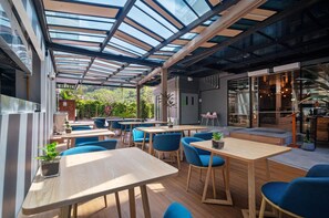 Restaurant - Wyndham Gardens Elegant Studio, Forrest View 2228 (Sa Khu)