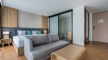 Apartment (1 Bedroom) | Living area | 32-inch TV with cable channels