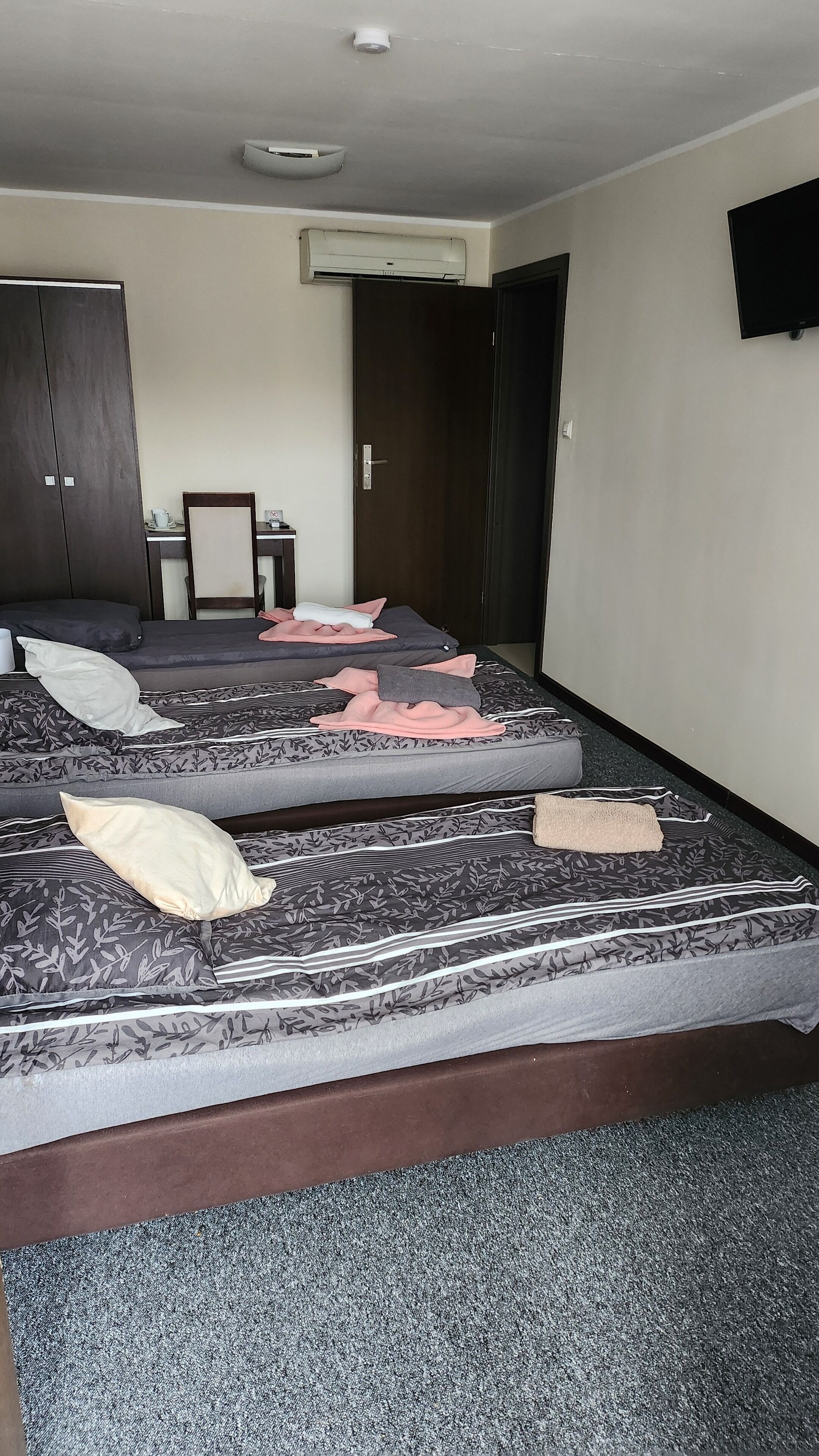 Chambre Triple | Chambres insonorisées, Wi-Fi gratuit