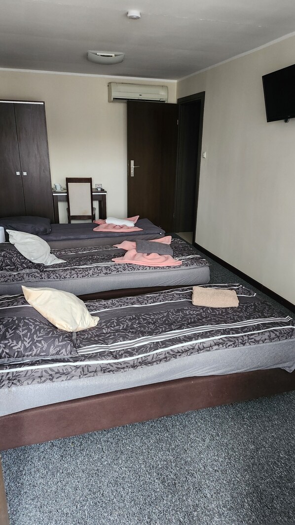 Habitación triple | Insonorización y wifi gratis