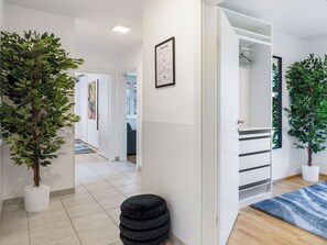 Hallway - WaltzCo City Apartment near U1 & Center (Vienna)