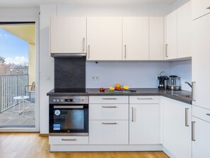 Comfort-Apartment, Balkon, Stadtblick | Eigene Küche