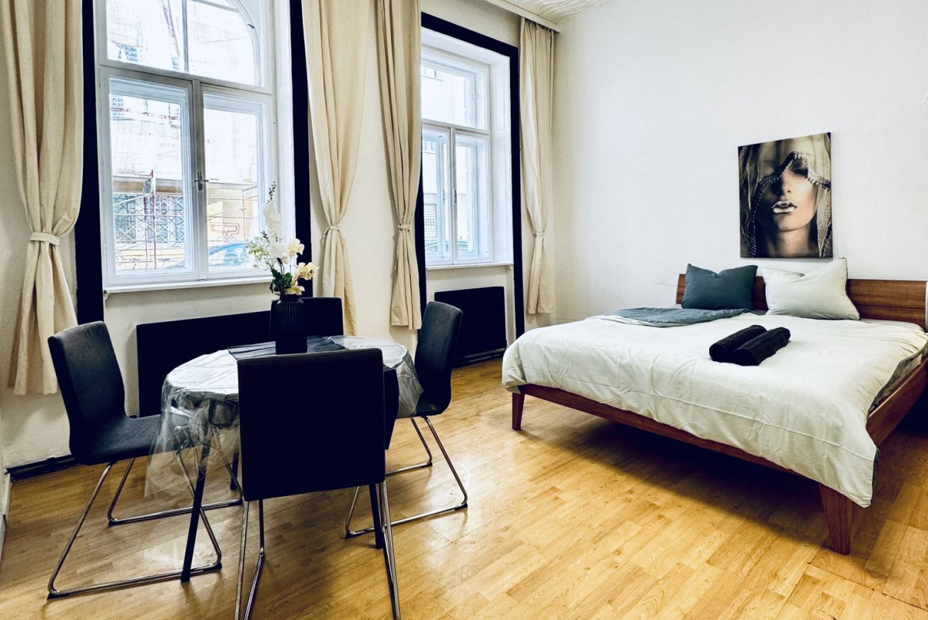2 bedrooms, iron/ironing board, bed sheets