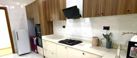 Comfort Apartment, Balcony | Private kitchen