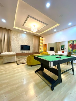 Apartemen Comfort, balkon | Interior