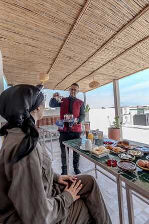包每日當地菜式早餐
