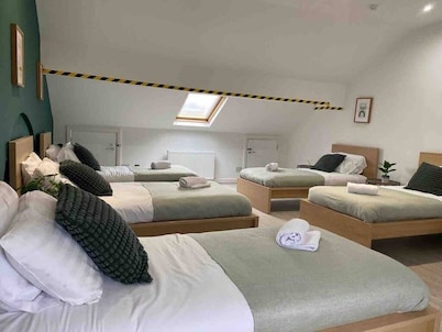 Lovely 3-bedroom townhome in Liverpool