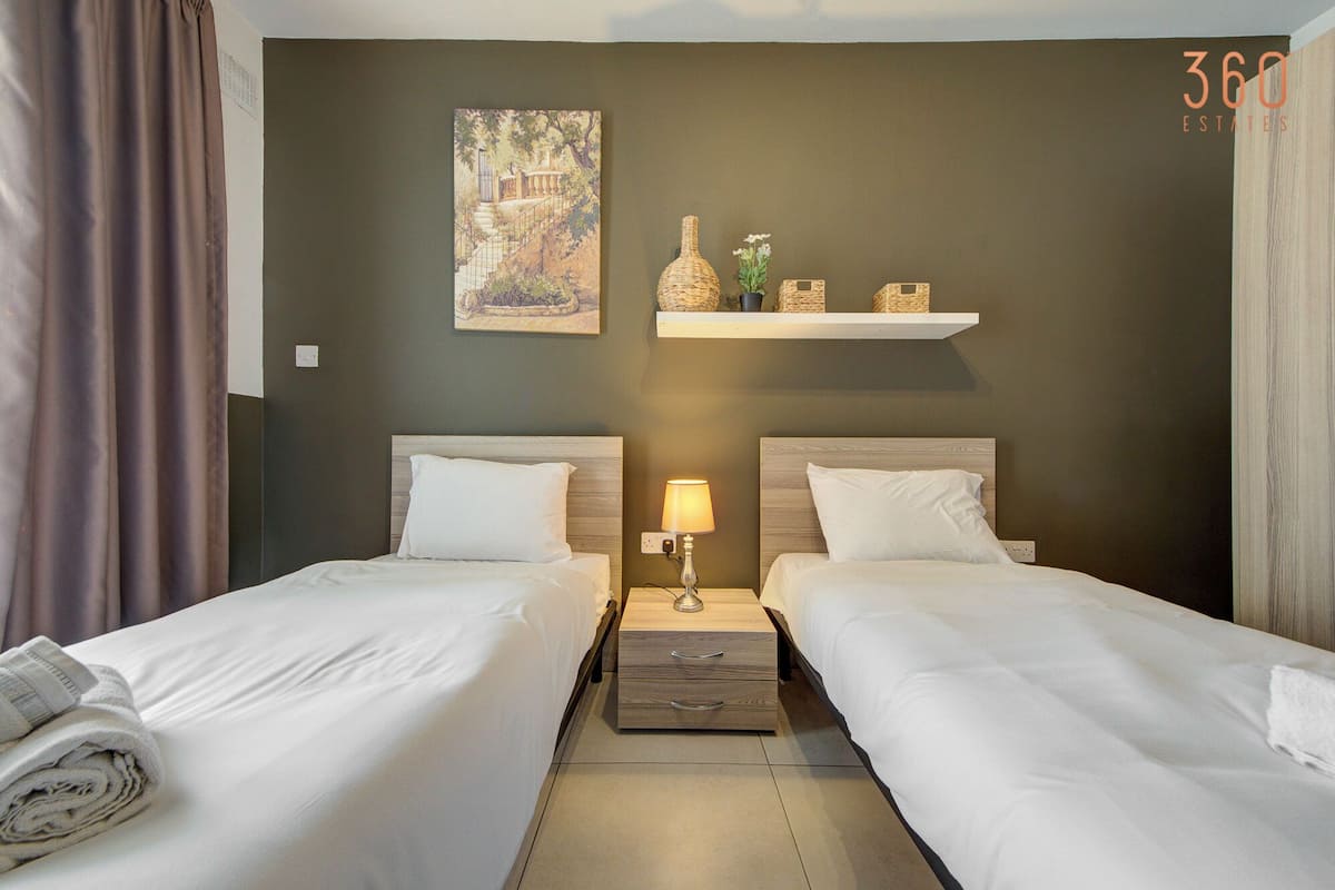 Apartment, Multiple Beds (PTA048)