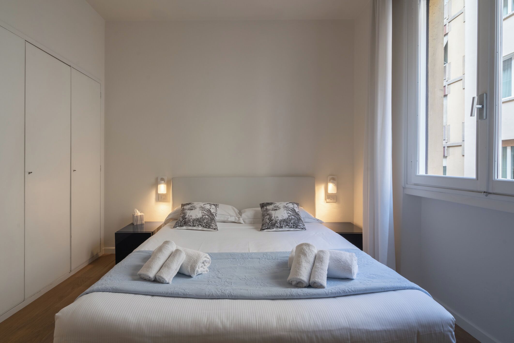 2 bedrooms, iron/ironing board, WiFi, bed sheets