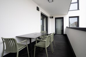 Familienapartment, 2 Schlafzimmer, Balkon | Balkon