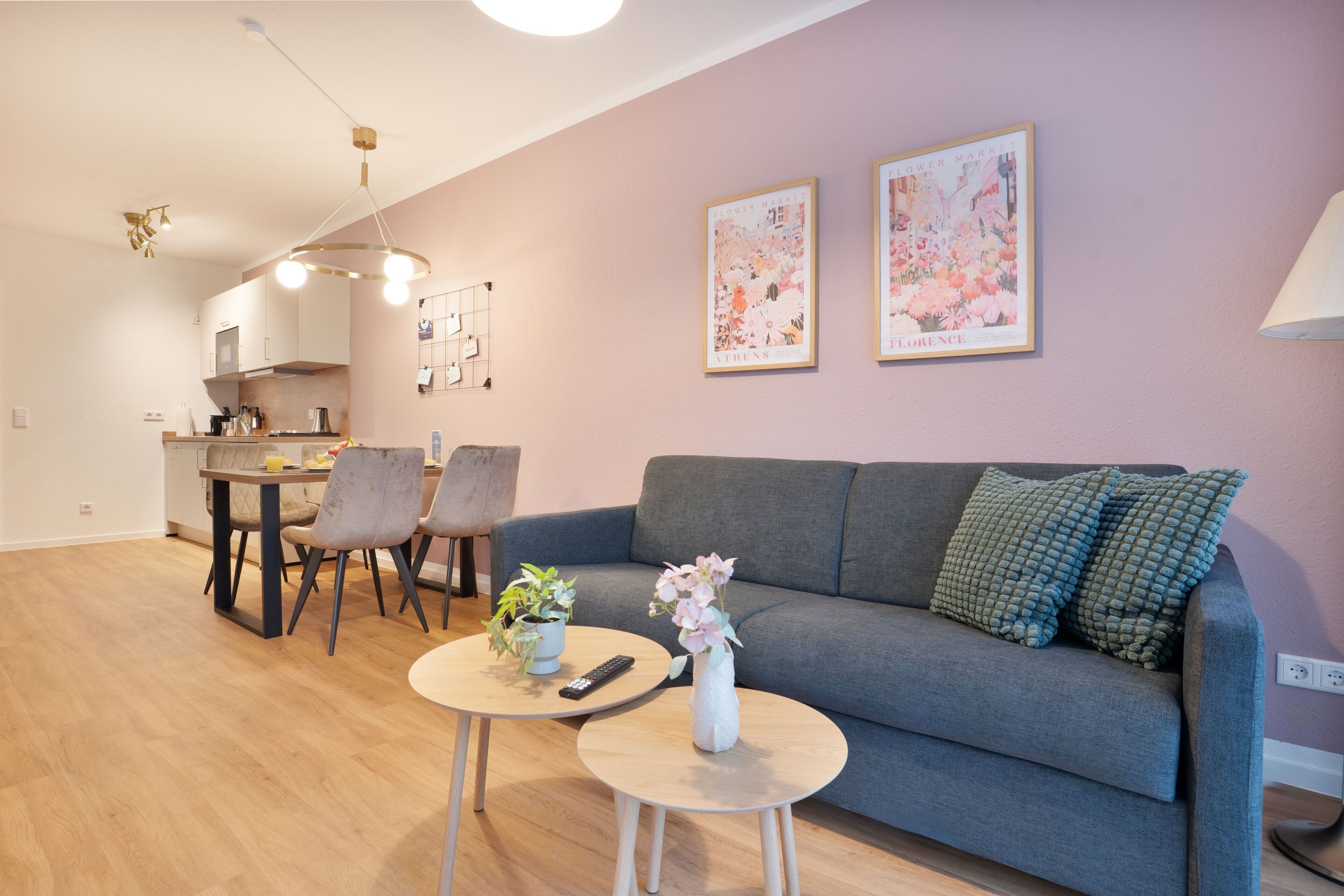 Deluxe Apartment, 1 Bedroom, Balcony | Living area