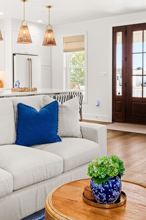 Smart-TV, peis og kontorer