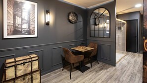 Dining - La suite des Arcades, Grand place, Sauna et Balneo (Arras)