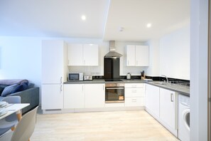 Appartement Classique, 2 chambres, non-fumeurs | Cuisine privée | Bouilloire électrique