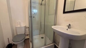 Shower, hair dryer - Petit studio au 1er du théâtre (Arras)