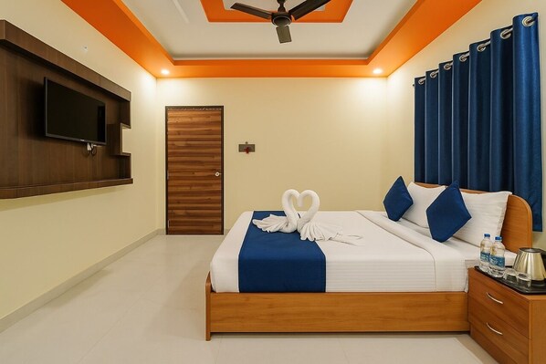 Quarto casal luxo, vista para o pátio | Wi-Fi de cortesia