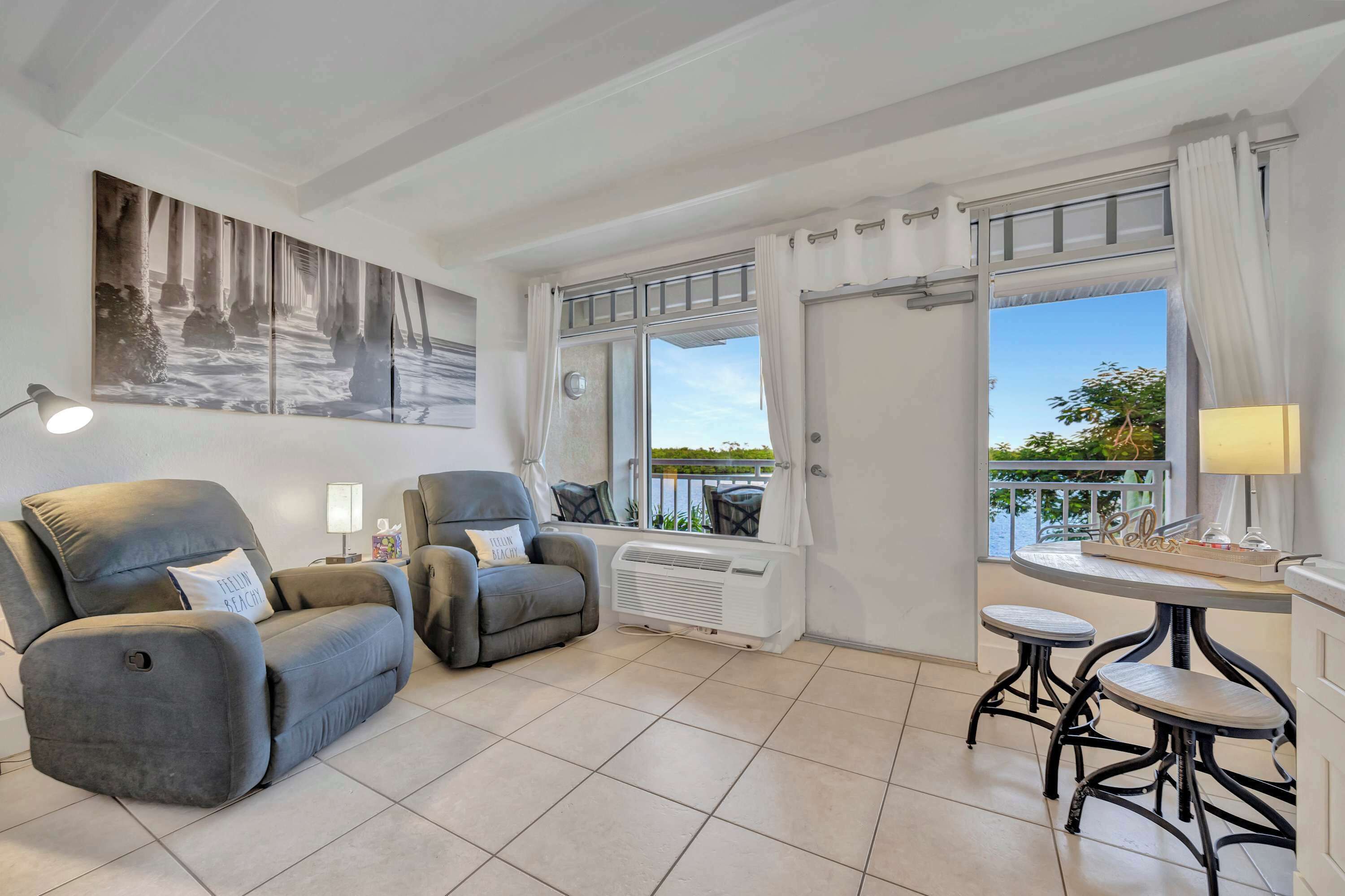 テレビ、書斎 / ワークスペース