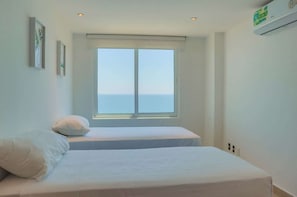 3 habitaciones, tabla de planchar con plancha, cuna de viaje y wifi