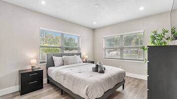 2 bedrooms, desk, iron/ironing board, free WiFi