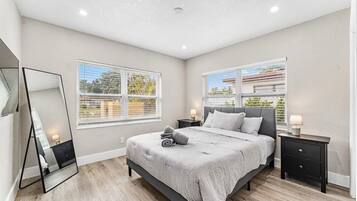 2 bedrooms, desk, iron/ironing board, free WiFi