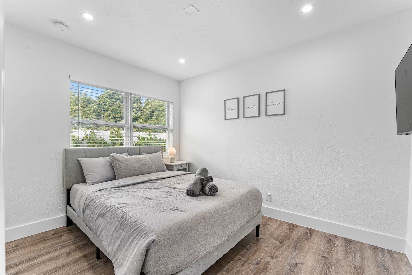 2 bedrooms, desk, iron/ironing board, free WiFi