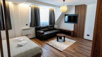 Deluxe Double Room, Balcony, Mountain View | Desk, laptop workspace, blackout curtains, soundproofing