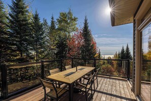Outdoor dining - Beau Lieu - River View - Spa And Pool Table (Petite-Rivière-Saint-François)