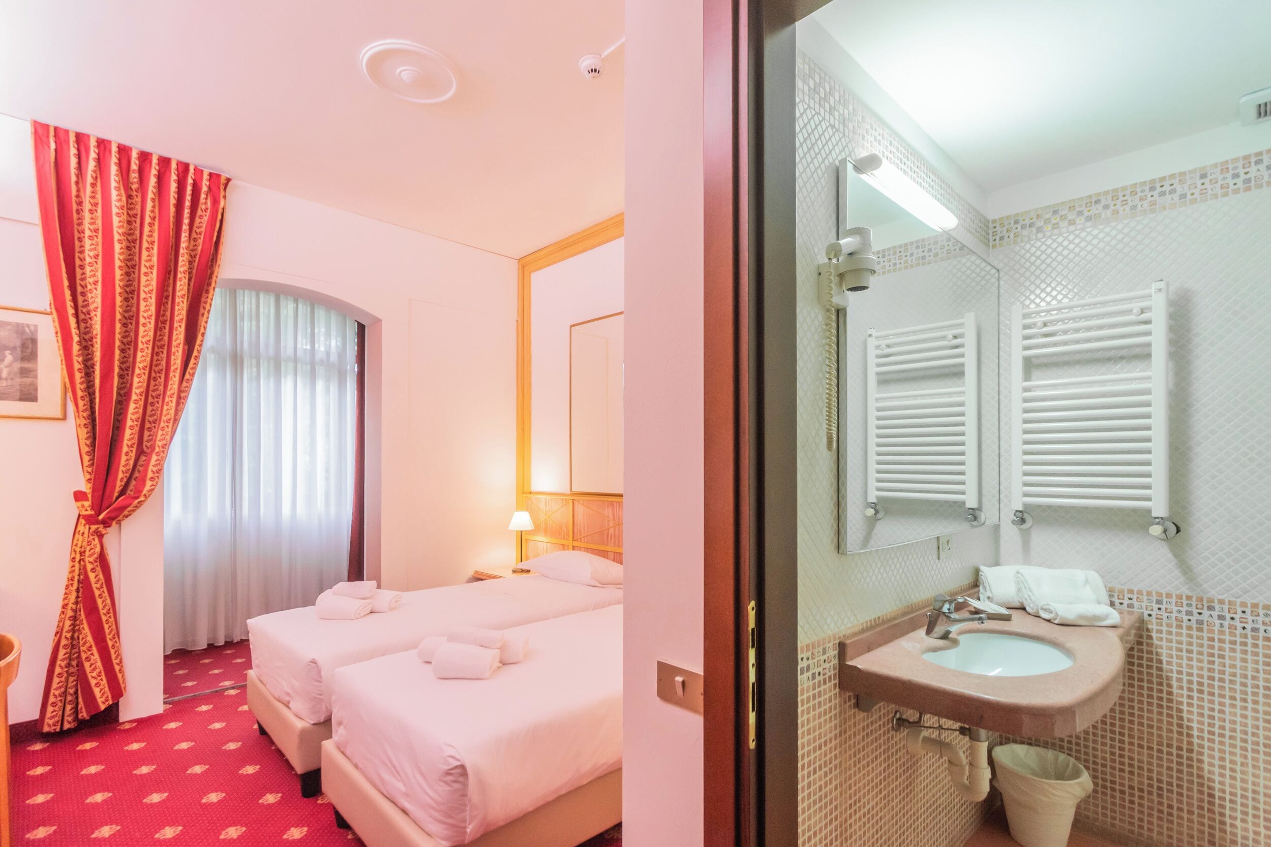 Comfort Twin Room | In-room safe, blackout drapes, free WiFi, wheelchair access