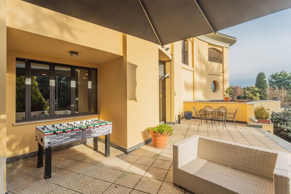 Outdoor dining - Hotel Polo (Usmate Velate)