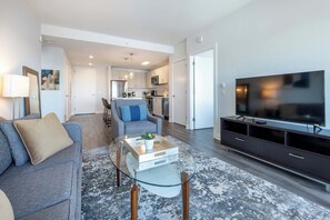 Téléviseur, bureau