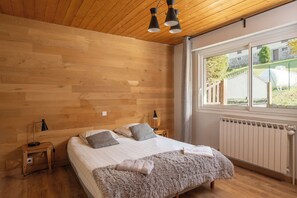 6 bedrooms