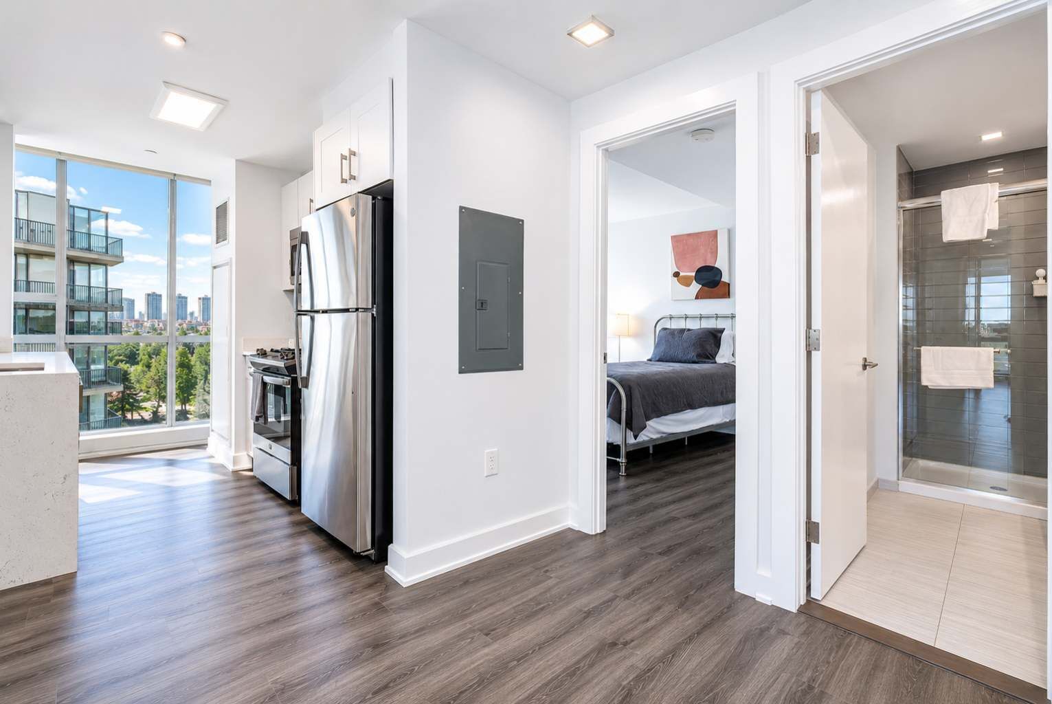 2 bedrooms, desk, iron/ironing board, WiFi