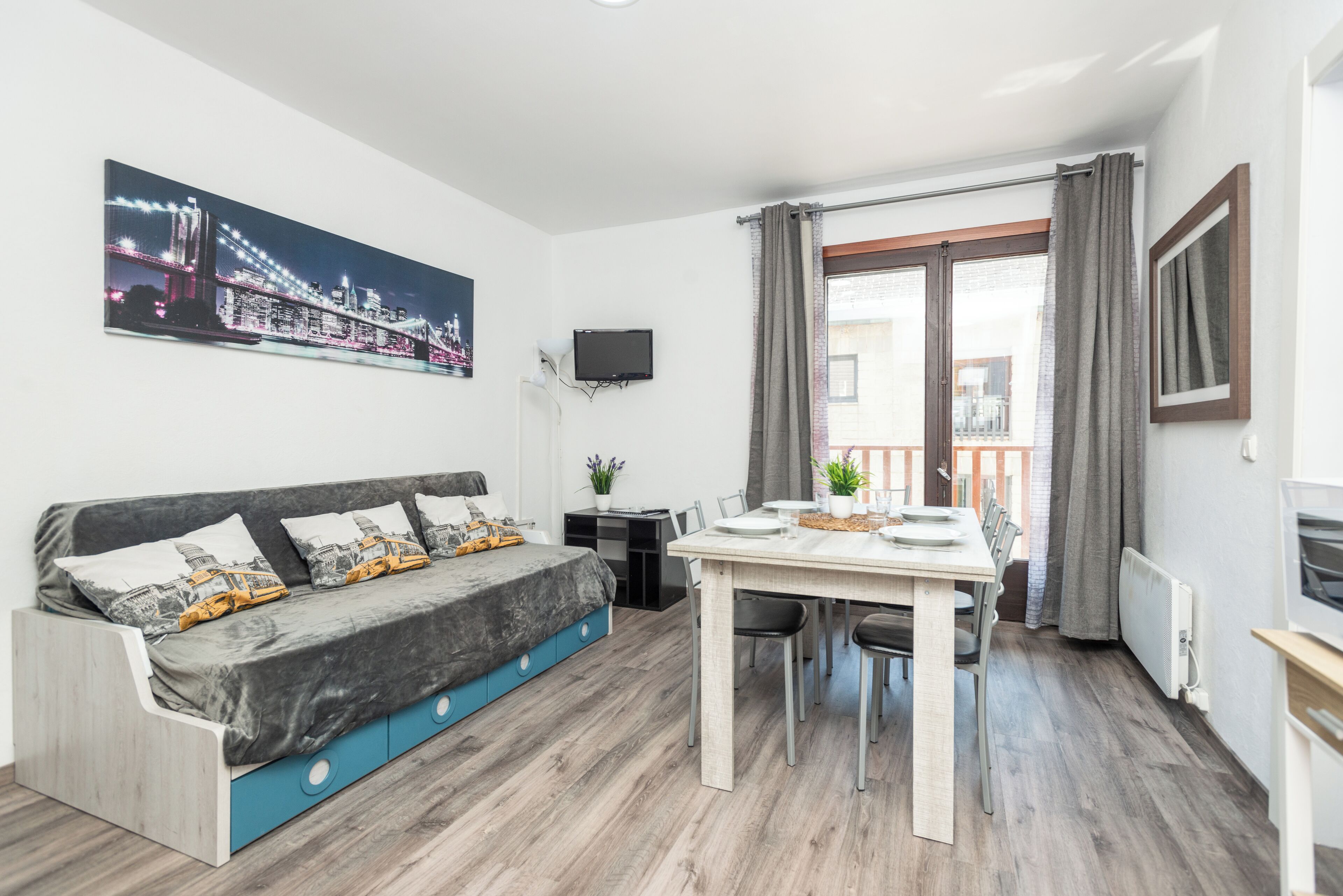 Appartement Standard | Coin séjour | Télévision