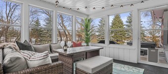 Hot Tub - Game Room - 20 min to Capitol - Pets