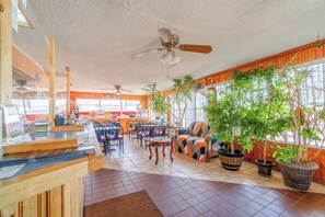 Interior - Affordable Retreat Near Orbison Park – Pet-Friendly and Easy Parking (Vernon)