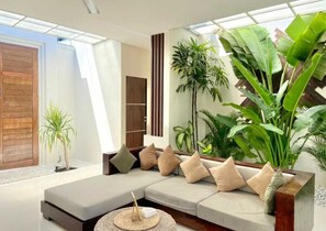 Interior - The R Villa Toba| 2BRTropical Escape/Pool & Bikes (Kecamatan Kuta Utara)
