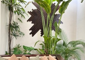 Interior - The R Villa Toba| 2BRTropical Escape/Pool & Bikes (Kecamatan Kuta Utara)