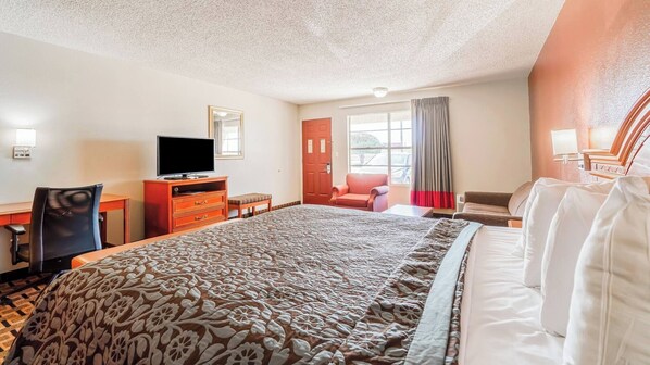 Iron/ironing board, free WiFi, bed sheets