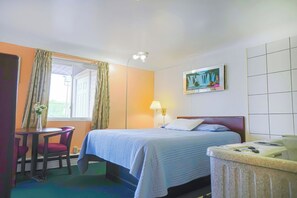 1 habitación, tabla de planchar con plancha, wifi gratis y ropa de cama 