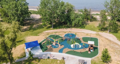 Affordable Retreat w/ Private Bath – Perfect for Exploring Bay City on a Budget