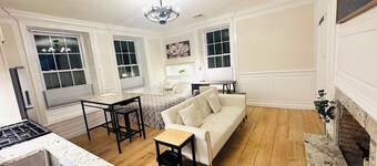 Hale Loft w/kitchen, bath, laundry next to PEA